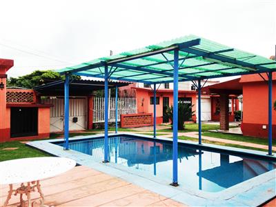 Suri Bienes Raíces - Hermosa casa con bungalows en Cuernavaca
