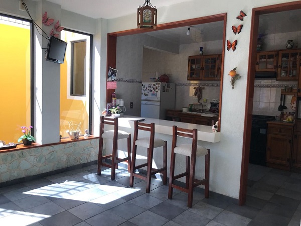 Suri Bienes Raíces - Casa en Venta en Tl��huac, seminueva, en calle cerrada y en excelente estado de conservaci��n.