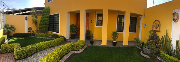 Suri Bienes Raíces - Casa en Venta en Tl��huac, seminueva, en calle cerrada y en excelente estado de conservaci��n.